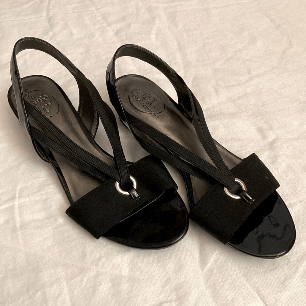 LifeStride Black Strapped Kitten Heels